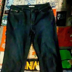 Chico’s platinum women’s jeans. Size 2 (L 12). Perfect condition.